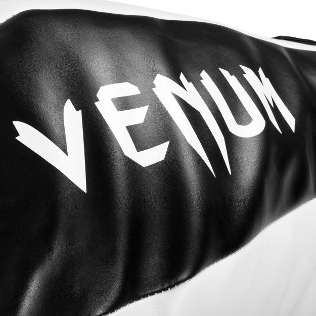 Sac de frappe Tramo de la marque Venum en cuir naturel de haute qualité