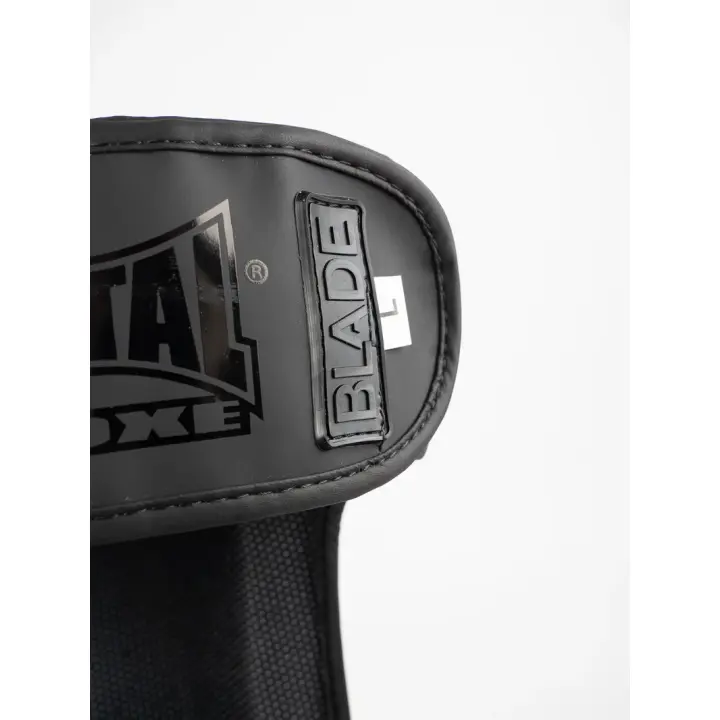Protector de espinillas y pies Metal Boxe Blade