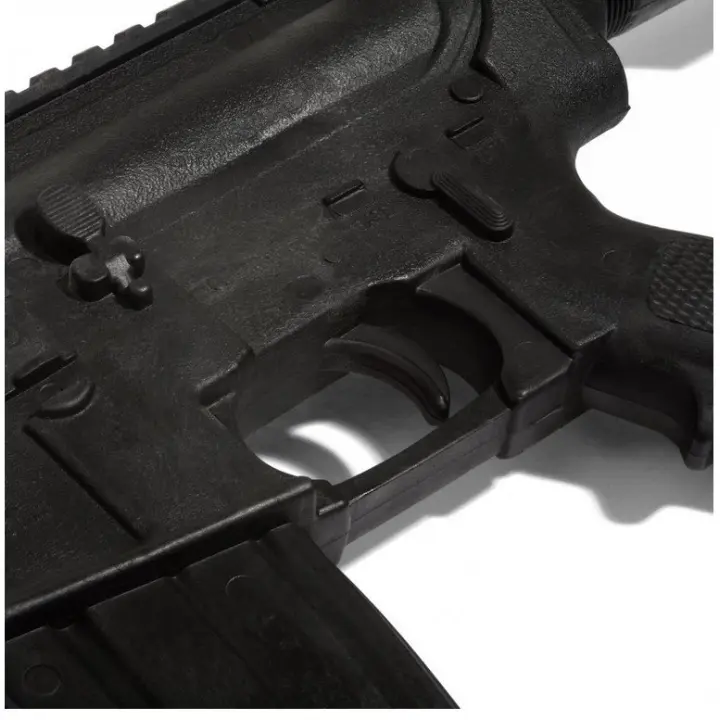 Fusil d'assaut M4 factice