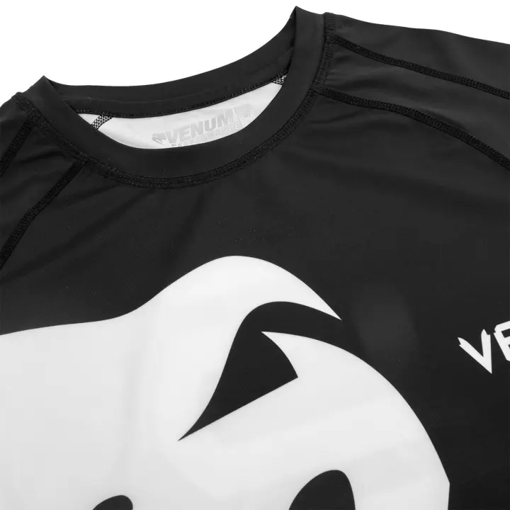 Camiseta Venum Giant - Negro 100% sublimación