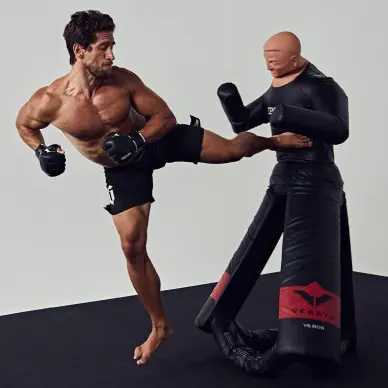 Base de frappe Century Versys VS Bob - 11